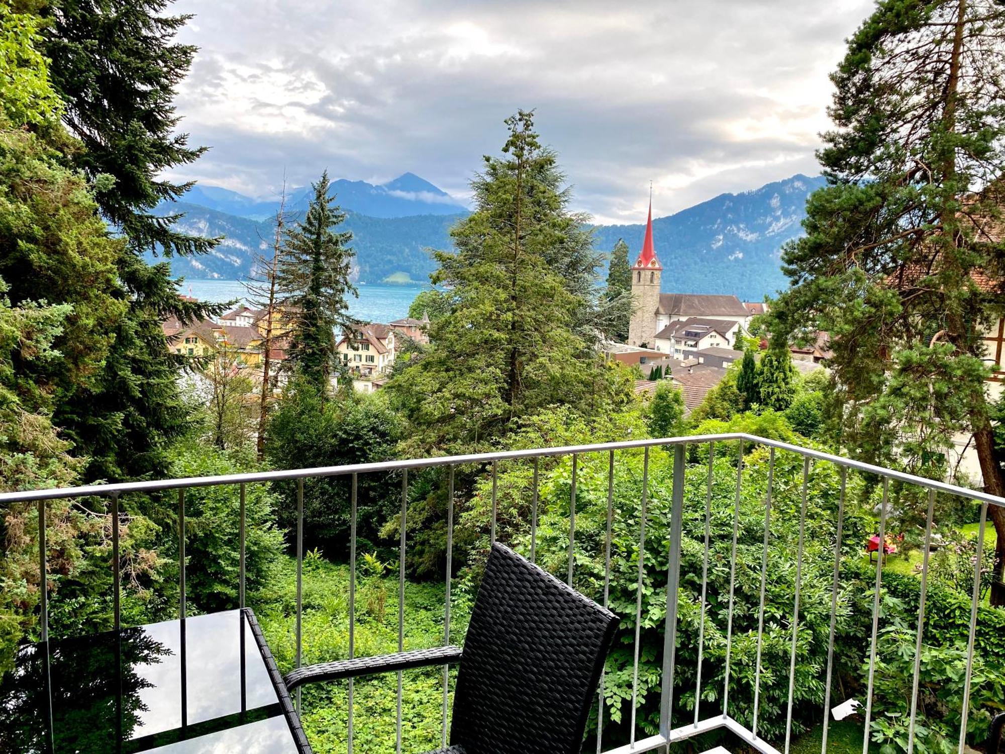 Beautiful Flat With And Mountain Views Weggis